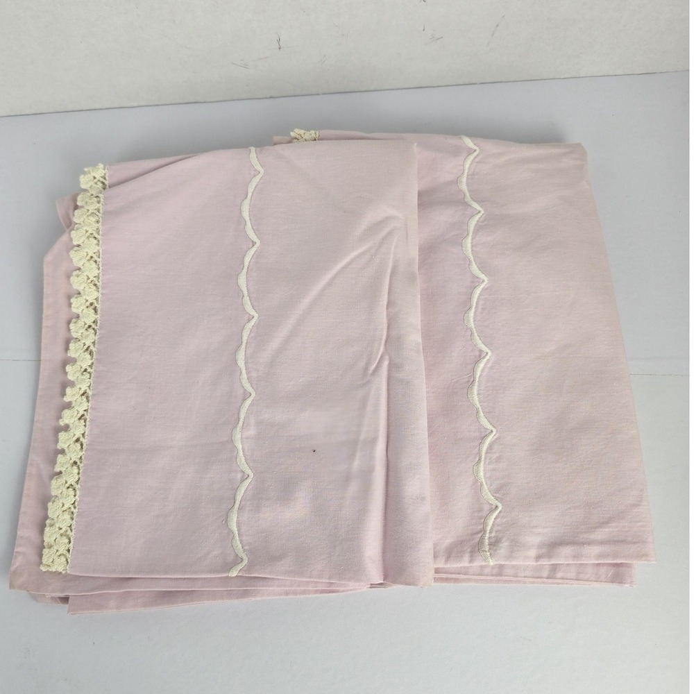Vtg Pillowcase 2pc Pink Crochet Lace Trim Scalloped Embroidered Shabby Chic-Flaw